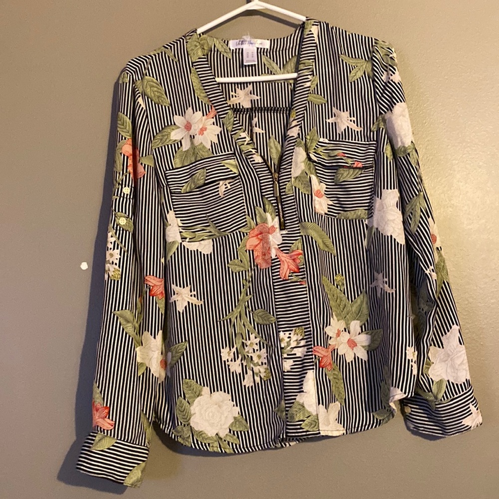 🍄 3 for $35 🍄 Pinstripe long sleeve blouse